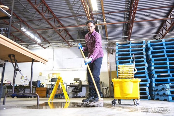 Уборщица в ночную смену