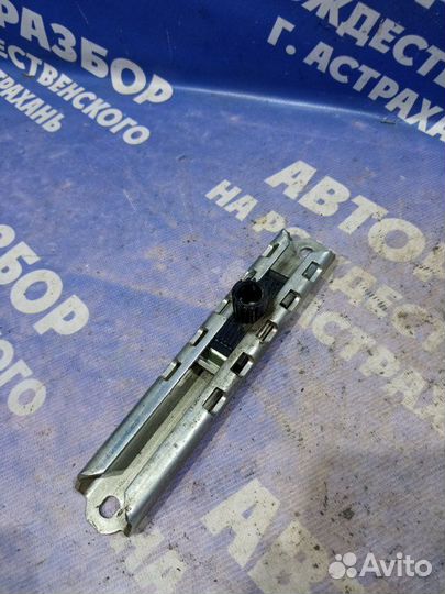 Механизм регулировки ремня безопасности Ваз Лада