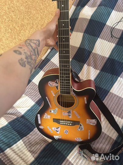 Акустическая гитара