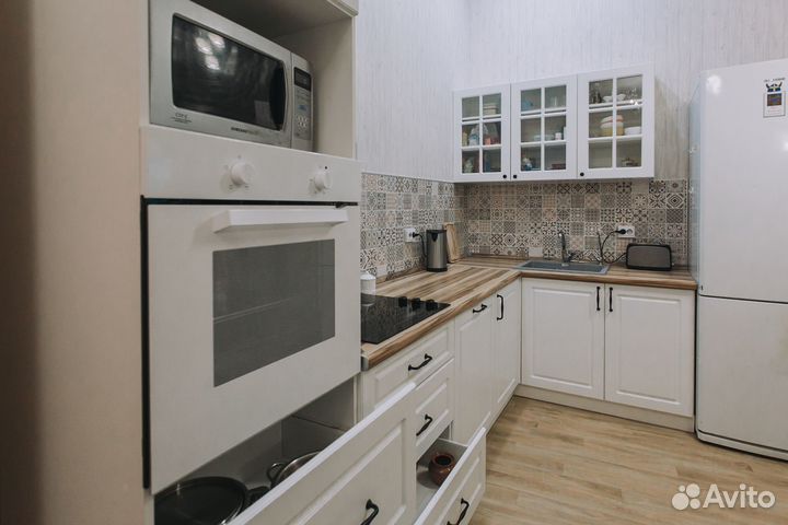 Угловая кухня «Тиона» + духовка в подарок