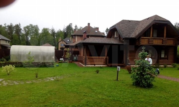 Коттедж 300 м² на участке 14 сот.