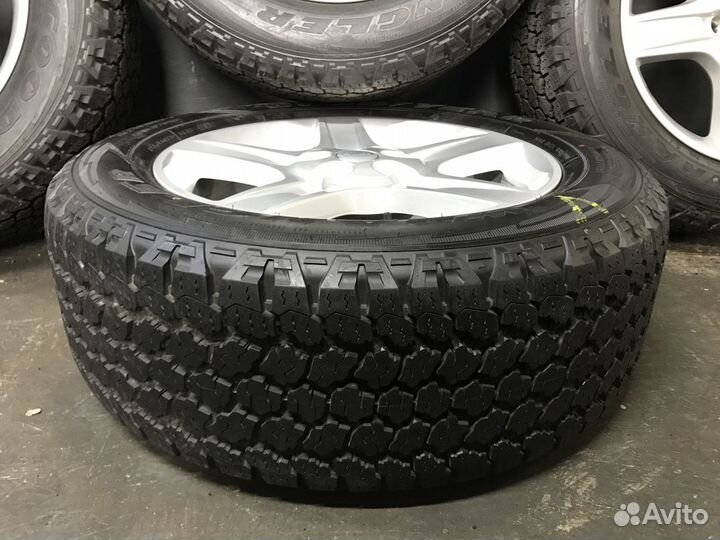 Оригинальные колеса на Land Rover Defender R20