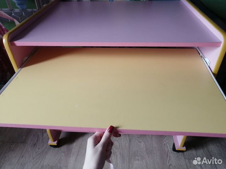 Детский письменный стол