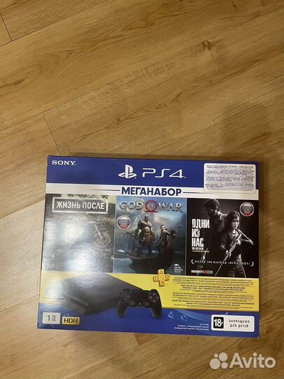 Sony PS4 slim 1tb + 2 dualshock + игры