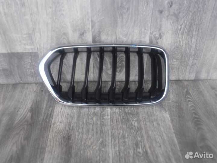 Решетка радиатора левая №30 BMW X2 F39 2018