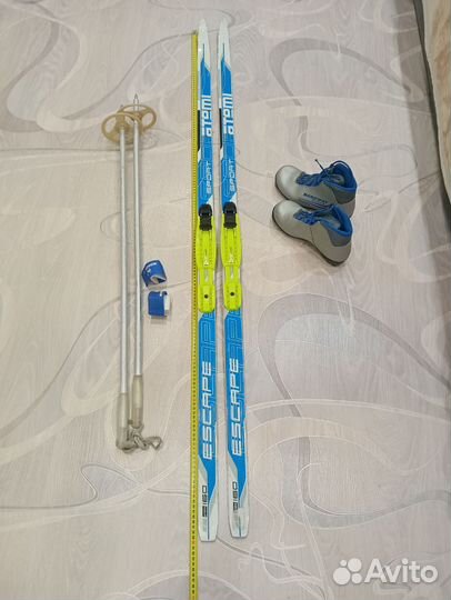 Беговые лыжи, палки, ботинки