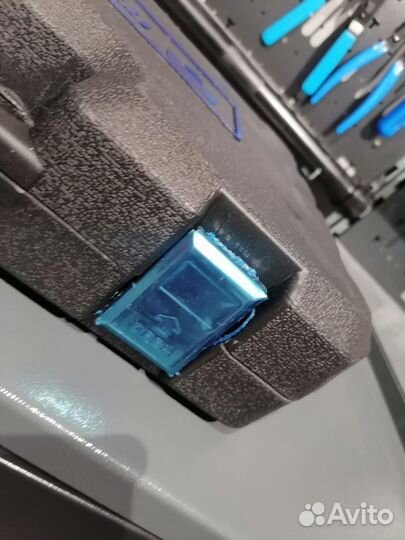 Набор инструмента универсальный 82пред. молоток