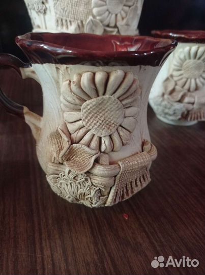 Кувшин с кружками