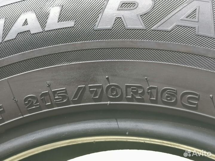 Hankook Radial RA08 215/70 R16C