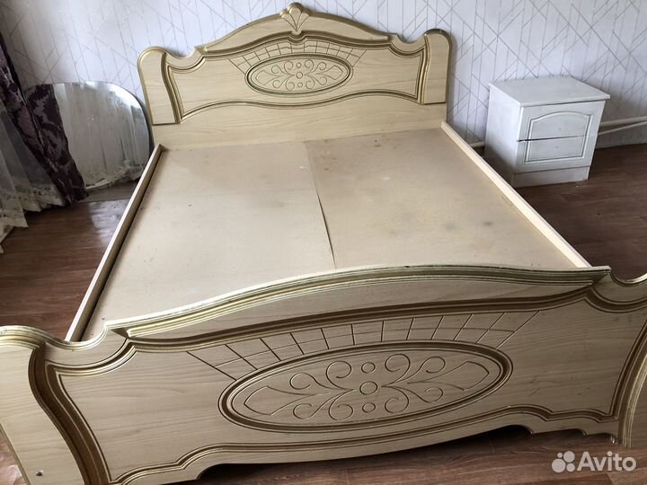 Кровать двухспальная