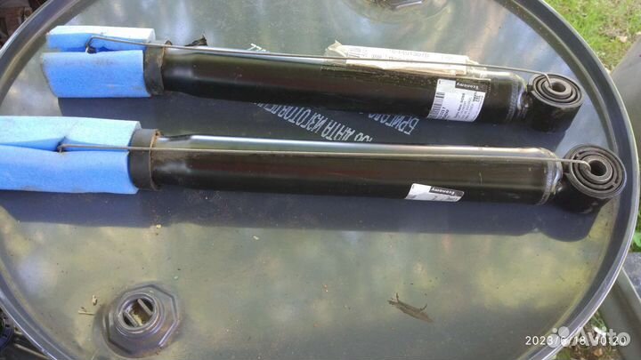 Задний амортизатор VW jetta оригинал новый