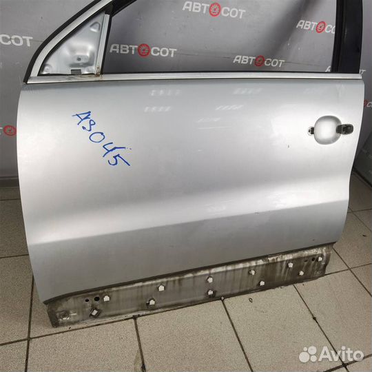 Дверь передняя левая VW Tiguan 2007-2011