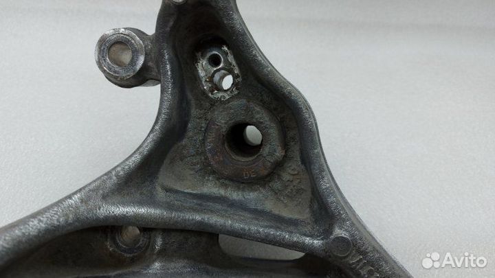 Кулак поворотный задний правый Volkswagen Passat