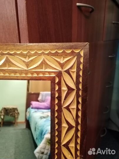 Продается зеркало настенное 50на80