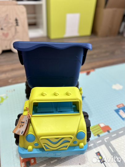 Игрушка B.Battat большой грузовик 50см