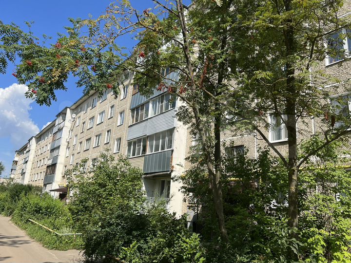 2-к. квартира, 47 м², 2/5 эт.