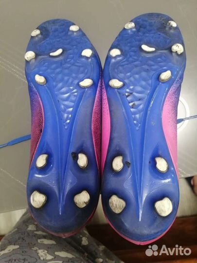 Футбольные бутсы adidas