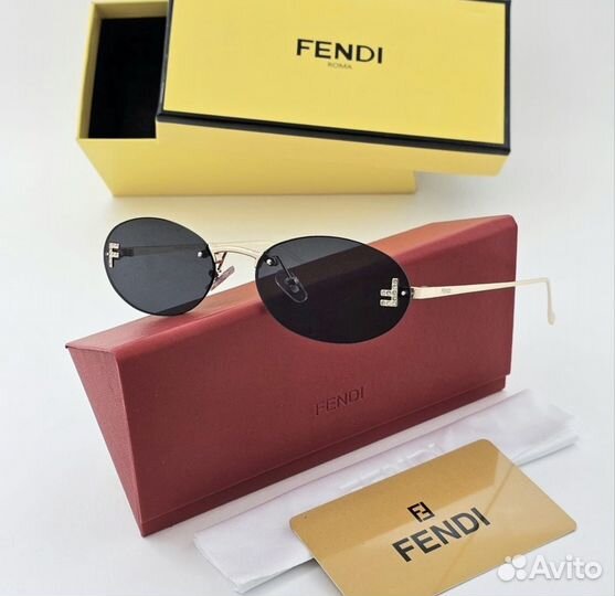 Солнцезащитные очки Fendi