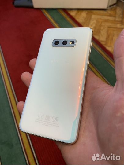 Samsung Galaxy S10e, 8/128 ГБ