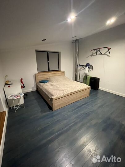 Кровать двухспальная с матрасом 1800х2000