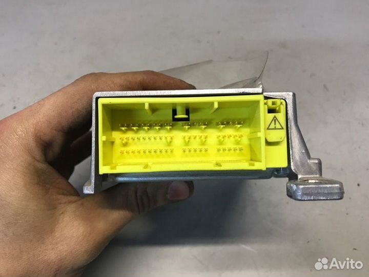 Блок управления AIR BAG Toyota Mark X GRX-120 2.5