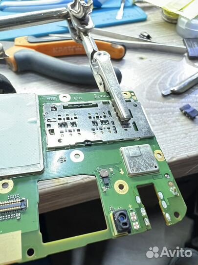 Ремонт сотовых телефонов и ноутбуков