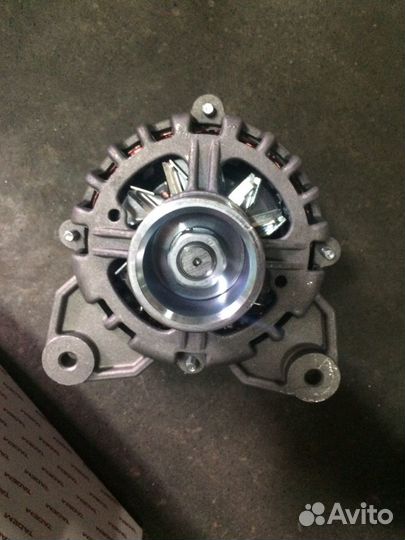 Генератор Renault Logan