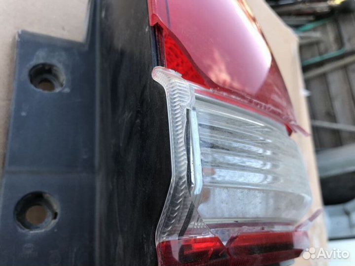 Фонарь наружный правый Toyota Land Cruiser 200