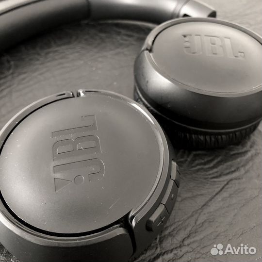 Беспроводные наушники jbl tune