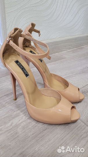 Босоножки из натуральной кожи 37 размер