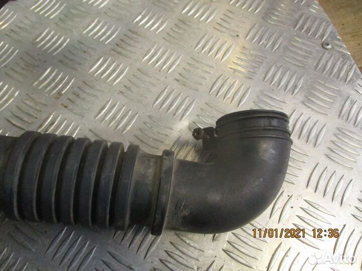 Патрубок воздушного фильтра Hyundai Starex H1