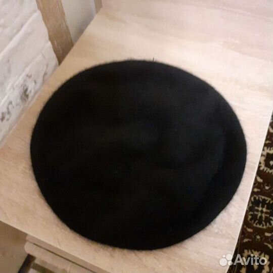 Берет женский черный