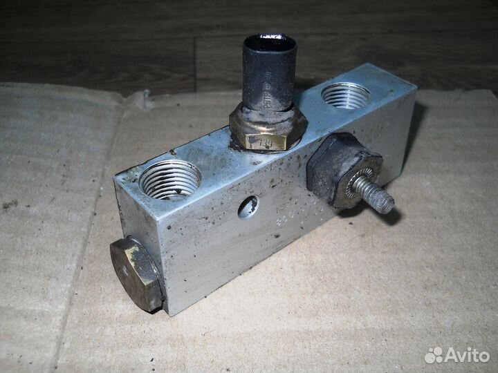 Распределитель ABC Mercedes S W220 CL W215