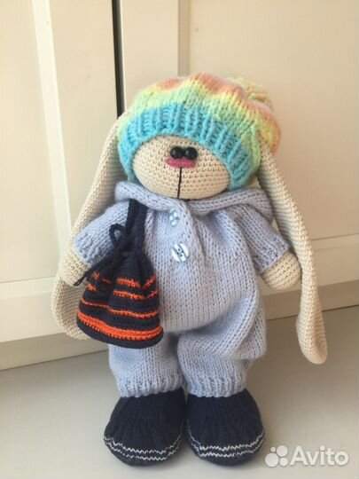 Заяц вязаный