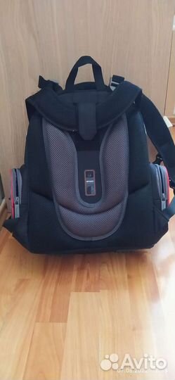 Рюкзак школьный Hummingbird