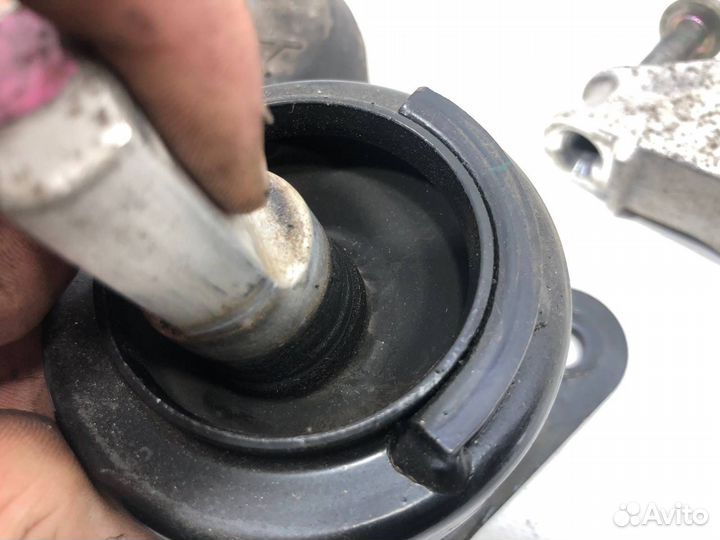 Подушка двигателя передняя правая Honda Inspire