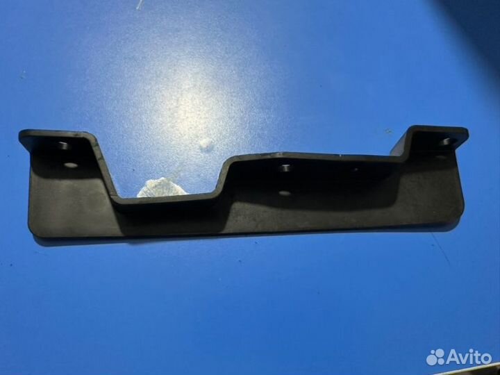 Брызговичок подкрыльника передний левый Toyota