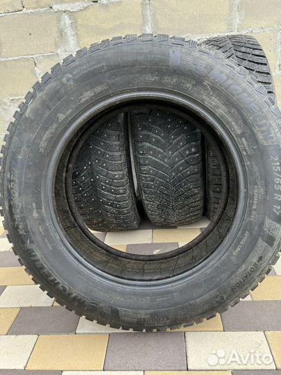 Michelin X-Ice North 4 215/65 R17