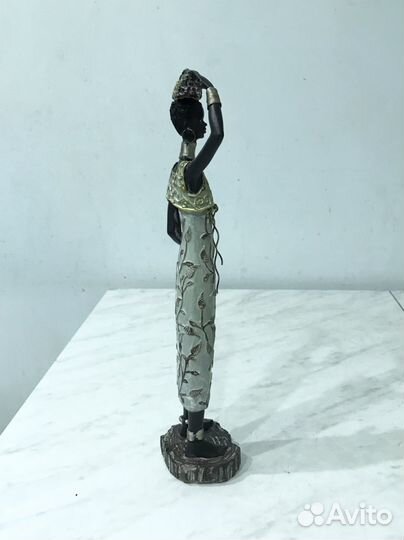 Статуэтка африканка