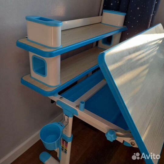 Письменный стол (растущая парта и стул)