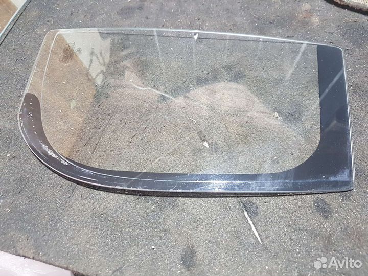 Стекло форточка Skoda Fabia 2