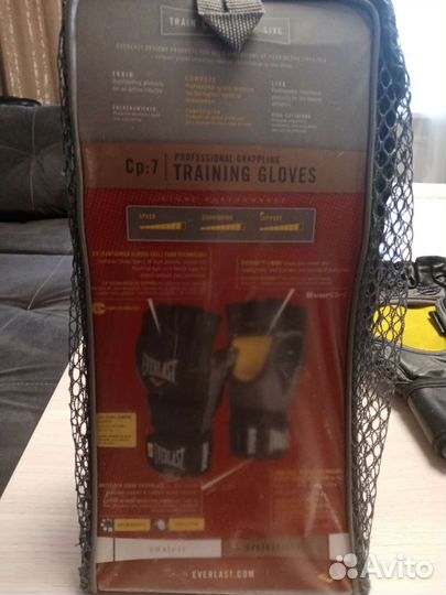 Боксерские перчатки everlast