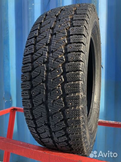 Continental VancoIceContact 215/65 R16C