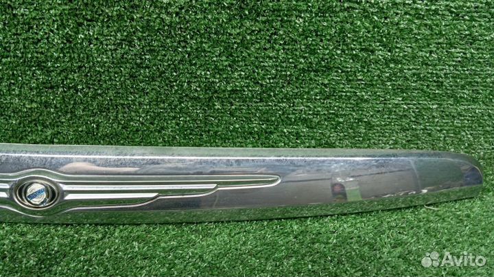 Накладка крышки багажника Chrysler Pacifica