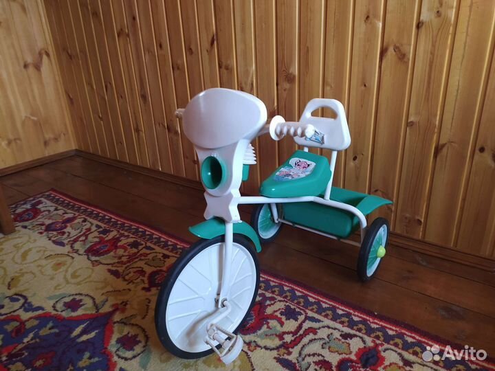 Машинка-каталка + трёхколёсный велосипед