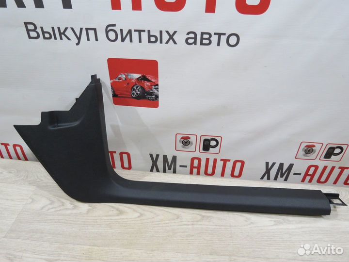 Накладка порога передняя правая Volkswagen Tiguan