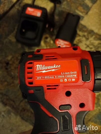 Шуруповёрт Milwaukee 24V 2 АКБ 3 режима