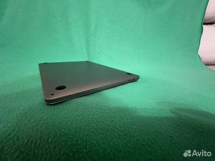 Apple macbook pro 13 2019 с touch bar