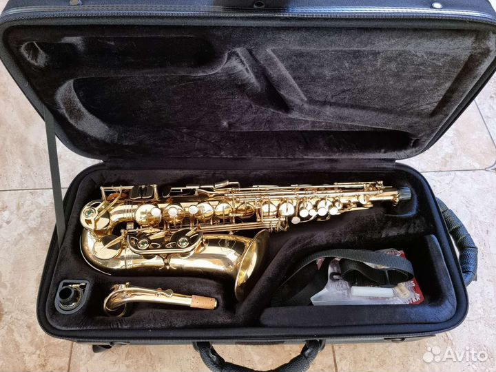 Саксофон альт Allora