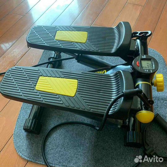 Тренажер степпер с эспандерами